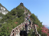 關于云陽龍缸的傳奇故事（二） 關于云陽龍缸的傳奇故事（二）4.龍洞龍女的傳說：云陽清水有一個遠近聞名的龍洞。說起龍洞來，方圓百里的人都曉得一個十分動人的傳說。