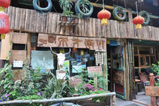 我在拉薩的日子(1) 拉薩,再見,雖然我現在想離開了,但我以后一定會想再回來的。因為你不是一座城市,而是一個傳奇,一個故事。至少,對我而言。