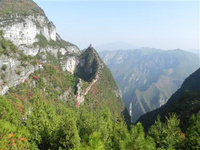 關于云陽龍缸的傳奇故事（一） 龍缸景區，位于云陽縣境內東南隅，集雄、奇、險、峻、幽、靜、秀麗各種神韻于一體，再加上各種古老而神秘的傳奇故事，更是成為一處讓人心馳神往的好去處。