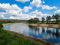 玩轉(zhuǎn)滿(mǎn)洲里之呼倫貝爾大草原、呼倫湖 玩轉(zhuǎn)滿(mǎn)洲里之呼倫貝爾大草原、呼倫湖:在滿(mǎn)洲里的套娃廣場(chǎng)上,你能看到世界上最大的套娃以及路邊那一排排模樣可愛(ài)的小套娃……作為中俄邊境城市的滿(mǎn)洲里,這里有著獨(dú)特的俄羅斯風(fēng)光,呼倫湖仿若藍(lán)寶石般鑲嵌在呼倫貝爾草原上,那是滿(mǎn)洲里人的驕傲。(來(lái)源--邂逅游)