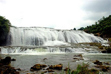 重慶—黃果樹旅游直通車正式開通 2020年6月19日，第一屆西部旅游博覽會在重慶市國際會議展覽中心隆重開幕，黃果樹風景名勝區應邀參加并聯合重慶營銷中心—......
