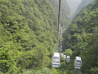 2020冬季萬盛旅游優(yōu)惠多多 2020冬季萬盛旅游優(yōu)惠多多:冬季通常是萬盛旅游業(yè)的淡季，為實現(xiàn)萬盛旅游市場“淡季不淡”，萬盛旅游局精心策劃了線上“大轉盤”、線下玩顛球、黑山谷、龍鱗石海門票買一送一等一系列優(yōu)惠和活動，讓游客讓充分游客感受冬季萬盛旅游的魅力。