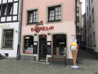 德國自助游之“自然奇跡與榮譽之城”路線(2) 德國自助游之“自然奇跡與榮譽之城”路線(2)施特拉爾松德和維斯馬老城生動地再現(xiàn)了14世紀漢薩同盟的富饒與輝煌。兩座城的中心城區(qū)幾乎原樣保留了中世紀的城市布局,廣泛分布著保存完好的磚砌哥特式建筑。