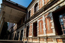 昆明市內一日游旅游景點及攻略 昆明市內一日游旅游景點及攻略：現在正是4月，陽光、溫度都剛剛好，也是我們出行旅游的大好季節，之前有很多小伙伴，說道，自己沒有到昆明去過，不知道市內都有哪些好玩的地方。這里重慶旅行社小編的建議，是花一天時間游覽市內的景點。