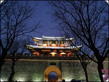 中國 云南大理市 大理古城門口 春天 何潔瑩