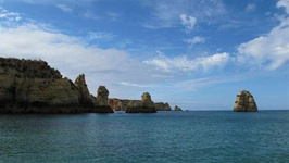 葡萄牙美食推薦,尋味葡萄牙 來到葡萄牙旅游的每一個游客都不能忘記葡萄牙這里的海灘、陽光,以及優雅的古城。旅游體驗當地絕妙的美食也是不可或缺的一部分,下面小編就為你介紹一下葡萄牙美食。