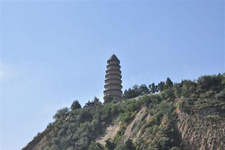 延安美食有哪些?(2) 延安美食有哪些?(2)由豌豆、小麥磨合成的雜面做成,為一寸來長的小節,配上豆腐丁、土豆丁、豆角丁等,佐以韭黃、芝麻、辣醬食用,是陜北面食的重要代表。