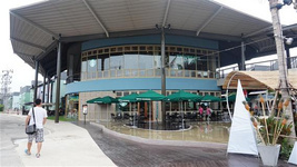 蘇梅島家庭度假酒店推薦 蘇梅島家庭度假酒店推薦，海島旅游度假，在國內很多家庭都會選擇的，特別是近年來比較熱門的蘇梅島，家庭旅游度假，很多人都會選擇到這里。家庭旅游度假，最重要的是品質，相對來說自由行會比較適合。