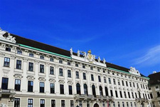 維也納中央咖啡館介紹（2） Melange 咖啡是奧地利的“國粹”，但到了中央咖啡館，我選了他們店家自己獨特的咖啡（Café Central Kaffee）。里面加了橘子酒，有股清香幽然其中。