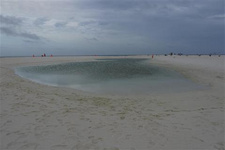 西沙群島怎么樣？（1） 事情是這樣的，那天在微信盆友圈里發了個西沙群島，然后……除了把西沙群島搞成西昌之外，有盆友問我：西沙是小學語文課本里那個西沙群島嗎？可以去了嗎？