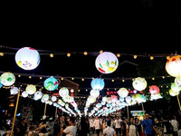 陽朔客棧及餐廳推薦(1) 陽朔客棧及餐廳推薦(1)旅行就像一餐美食,而住宿和餐廳就猶如二道主菜,讓旅途活色生香。小編在此為大家推薦一系列陽朔客棧及餐廳,希望讓你擁有一個(gè)美妙的陽朔之旅。