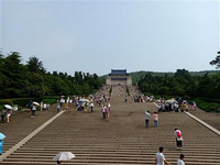 2020江蘇旅游月歷(1) 近日,隨著第九屆江蘇省園藝博覽會在蘇州市吳中區(qū)開幕,網(wǎng)上掀起了一股江蘇省內(nèi)游熱,其實,在江蘇這款風(fēng)水寶地,基本隨時能來一場說走就走的旅行。(附:2020江蘇旅游月歷)