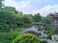 杭州西湖春游記(2) 杭州西湖春游記(2)二月,我的旅途就此告一段落。我站在西湖的左岸,看著這個有些繁華有些落寞的人間,遙望塵封已久的夢,不悲過去,非貪未來。