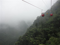 蜀南竹海“中國(guó)綠·綠野仙蹤”故事主題體驗(yàn) 3月末4月初,隨著第十一屆(國(guó)際)春筍節(jié)的隆重開(kāi)幕,國(guó)家級(jí)著名風(fēng)景名勝區(qū)蜀南竹海打造的“中國(guó)綠·綠野仙蹤”故事主題景區(qū)和故事旅游也拉開(kāi)了序幕。