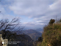 渝湘高速沿途旅游景點有哪些？ 渝湘高速公路起于巴南界石，經(jīng)南川、彭水、黔江、酉陽、秀山等區(qū)縣，最后到達湖南長沙，全長848公里。而南川金佛山、武隆仙女山、彭水阿依河、黔江小南海、酉陽桃花源、秀山邊城、湖南張家界...這些知名景點，就像灑落在人間的一顆顆珍珠，被其串起來了，構(gòu)成了“全國最