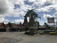 2020 泰國清邁“萬人”天燈節(jié)門票 2020 年 11 月 11/12 日,清邁將會上演一場超級視覺盛宴,此生不看，一定遺憾———這就是天燈節(jié),萬人天燈是清邁水燈節(jié)最為壯觀的活動。活動伴隨有誦經(jīng)儀式，僧侶們坐在臺上，之后會繞場一周，氛圍十分虔誠.