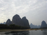 桂林好玩嗎？哪里最好玩呢？ 一提起桂林，大家肯定會想到美麗的山水風光，其實，桂林除了自然山水風光之外還有著很多好玩的地方。桂林可以說是一個旅游的寶藏地，不管是自然風光還是風土文化都是很值得一去的，接下來就具體給大家介紹一下桂林哪里最好玩。