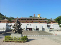 重慶豐都鬼城的住宿酒店攻略 很多人在游玩豐都鬼城的時候,都會選擇在當地住宿一天,因為除去舟車勞頓的原因,豐都鬼城中的景觀,即使走馬觀花的參觀一遍,也需要大概5個小時,所以當天住下來,第二天好好參觀是不錯的選擇。