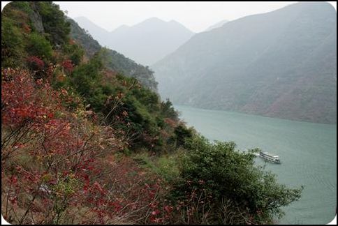 中国 长江三峡 神女峰 冬天 三峡红叶
