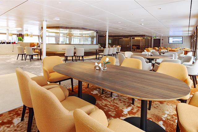 世紀凱歌號遊輪餐廳