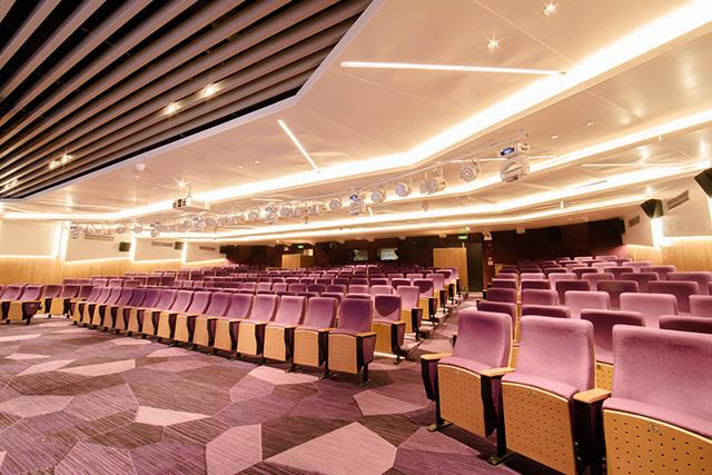 世紀凱歌號遊輪大劇院