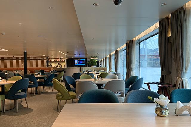 世紀凱歌號遊輪觀景廳