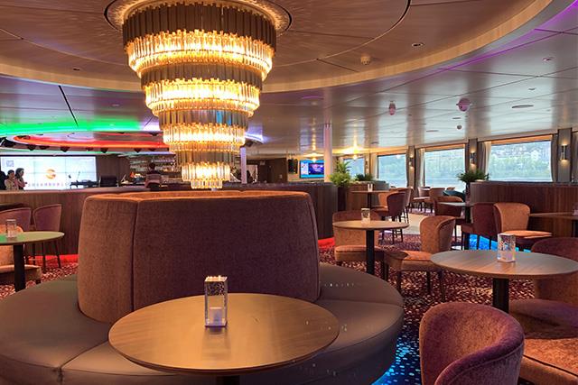 世紀凱歌號遊輪酒吧