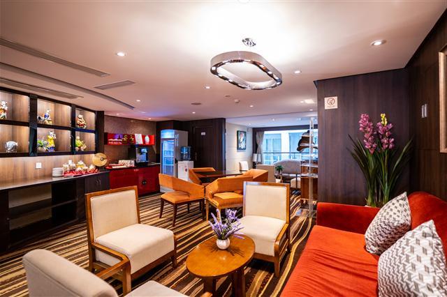 世紀傳奇號遊輪行政酒廊