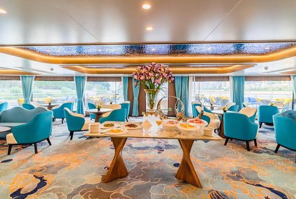 凱璇號遊輪行政酒廊