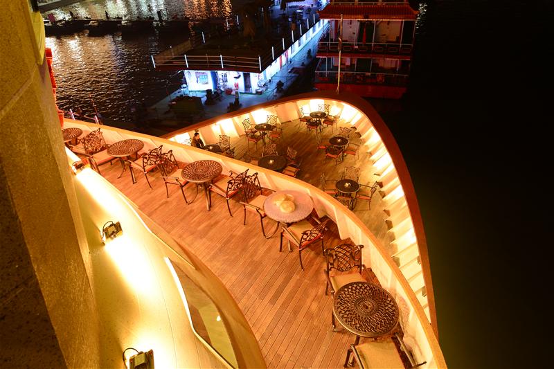 重庆 两江游 金碧辉煌游船 金碧女王