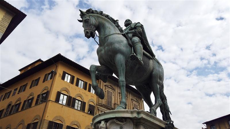 诺唯真遁逸号邮轮