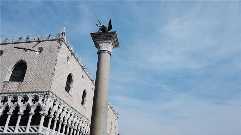 诺唯真遁逸号邮轮