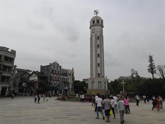 中国 重庆 民国街 抗战纪念碑 秋天