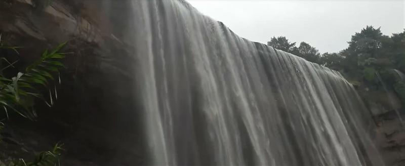 重庆 万州大瀑布