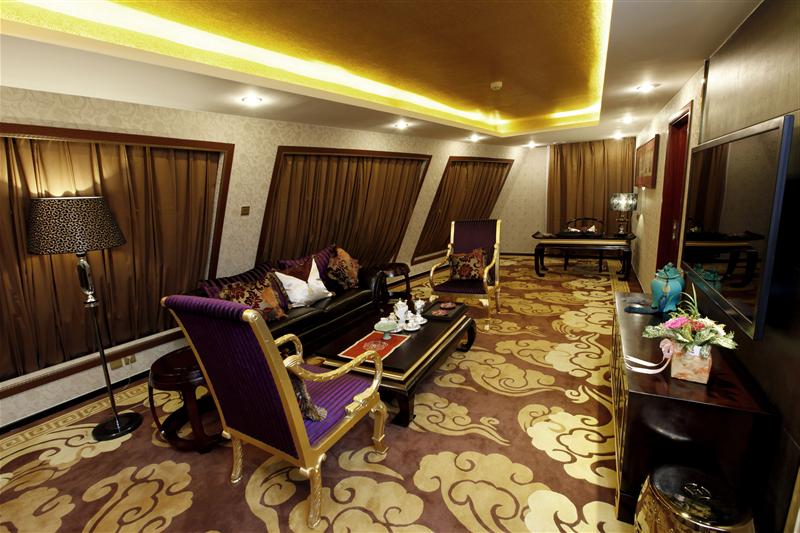 Gold Cruise Hardware Split Ship Picture Gold Room 6 Gold Presidential Suite Living Room