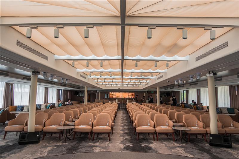 雅典娜号6F多功能酒吧