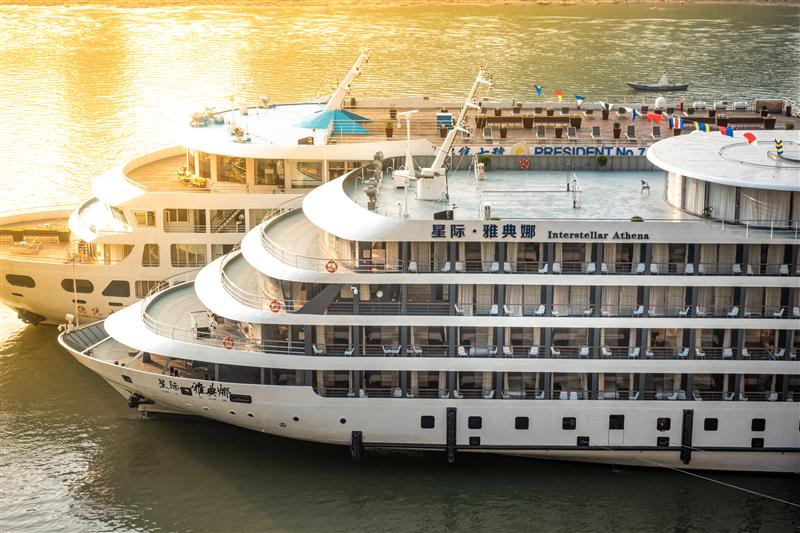 中国 重庆 朝天门 星际邮轮 