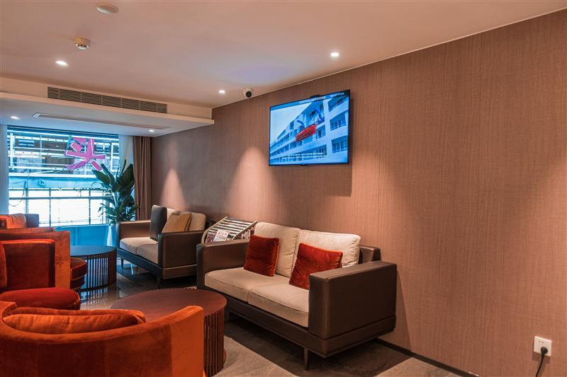 星际邮轮雅典娜号