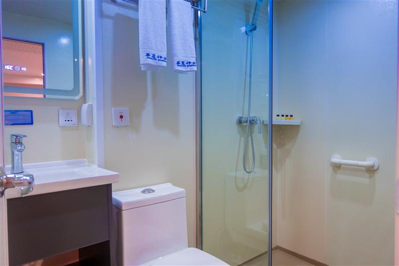 中国 重庆 华夏神女3号 内舱标间 卫生间