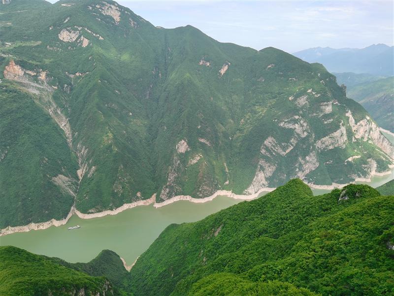 长江探索号神女天路俯瞰巫峡