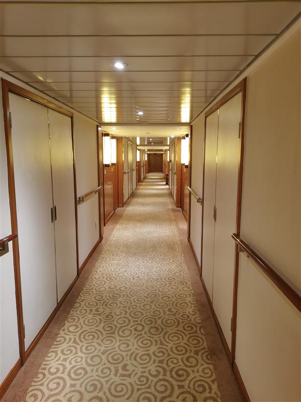 长江探索号楼层通道