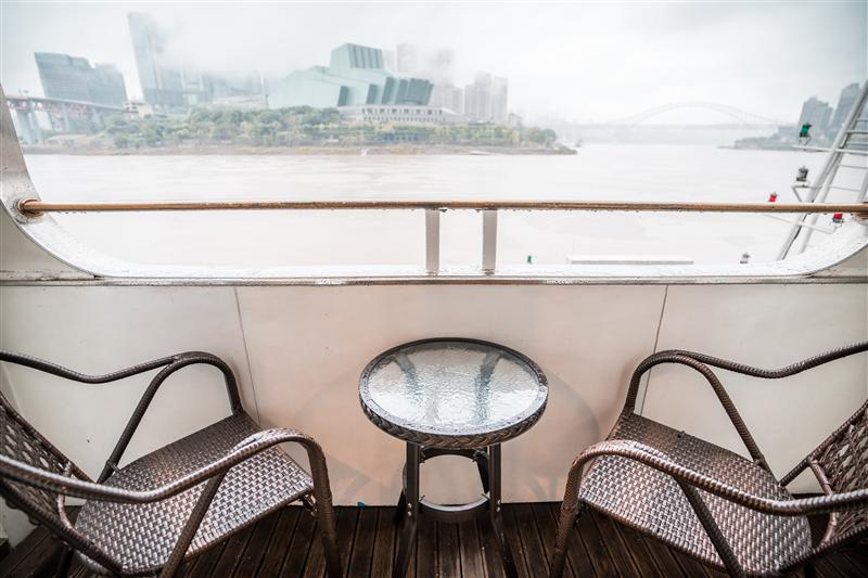 Three Gorges Cruise Yangtze River Gold Series Gold No. 3 Deluxe King Room Balcony