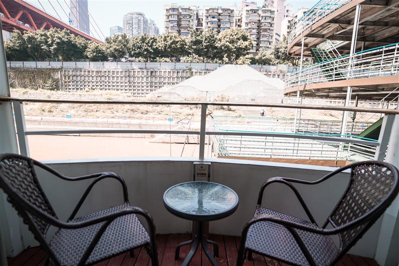 三峡游轮 长江黄金系列 黄金8号 豪华大床房 阳台