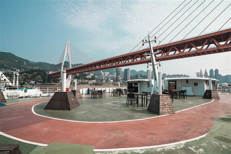 黄金8号游轮健身跑道图片