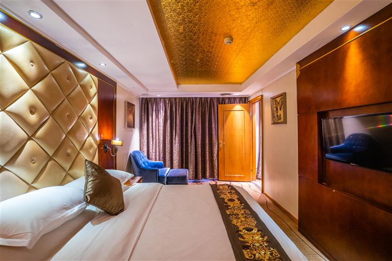 总统八号游轮总统套房