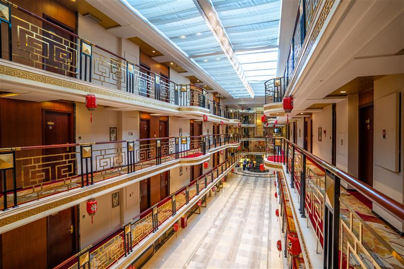 Three Gorges Cruise Golden 6 Commercial Street