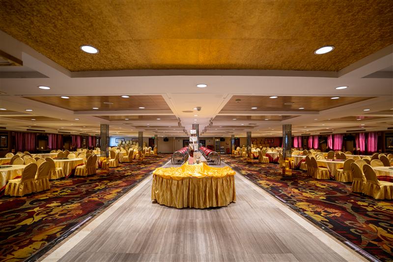 Three Gorges Cruise Golden 6 Buffet Restaurant