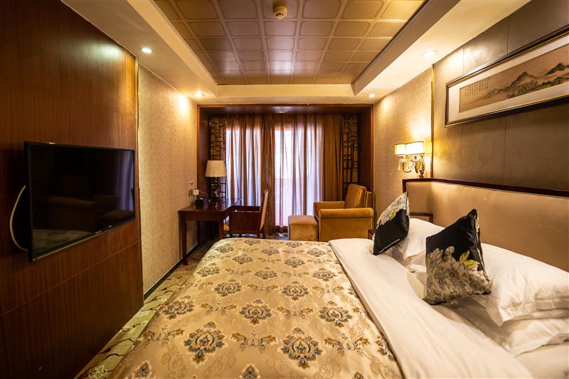 Three Gorges Cruise Golden 6