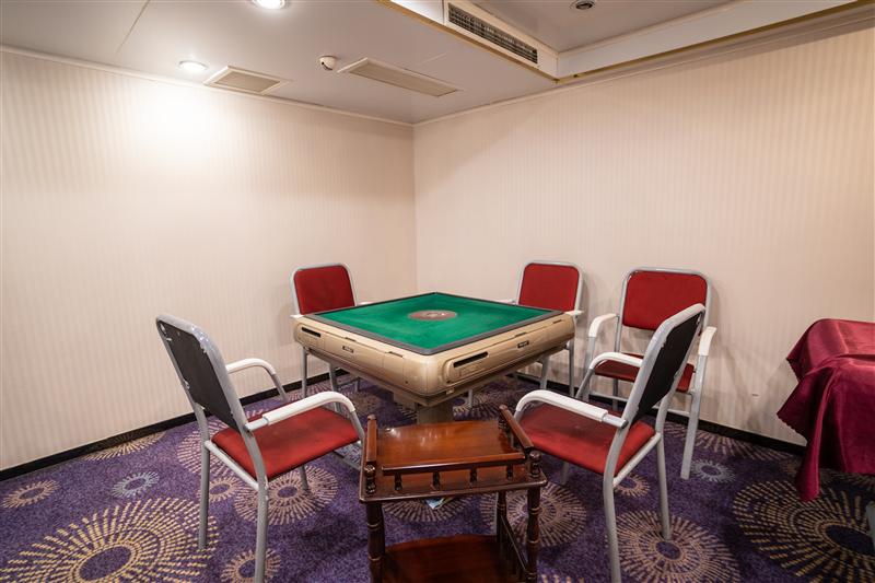 Three Gorges Cruise Gold No. 7 Chess and Card Room