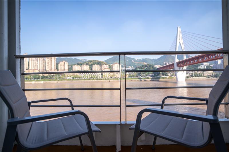 三峡游轮 华夏神女3号 豪华大床房